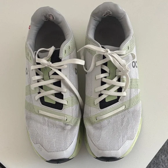 On. Running Shoes - Picture 5 of 6